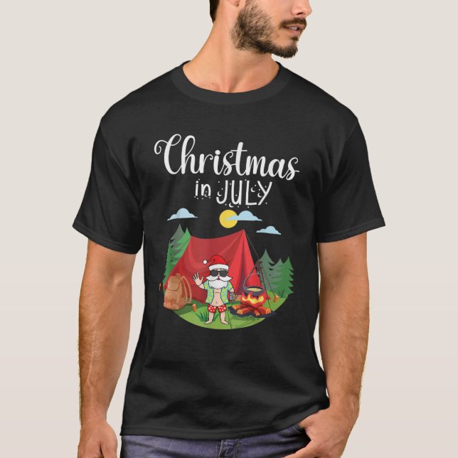Jultomten Camping God jul i juli till T Shirt (Framsida)