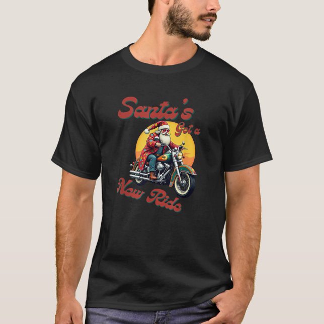 Jultomten på sin nya resa är en motorcykel t shirt (Framsida)