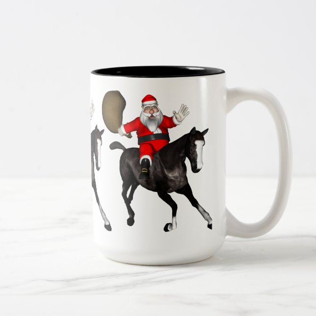 Jultomten Riding A Black Horse Två-Tonad Mugg (Höger)