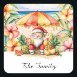 JULTOMTEN vid Hawaii Beach till jul Fyrkantigt Klistermärke<br><div class="desc">Ta med helgdagarnas magi till tropikarna med det här vackra kvadratiska klistermärket som ger Jultomten en solig dag på stranden! Avkodade Perfekter för att lägga till ett litet öcharm till helgdagskorten, gåvorna eller dekorationerna. Fira julen i paradiset med denna unika utformning som fångar alabatandan och festiveringen! Perfekt för alla som...</div>