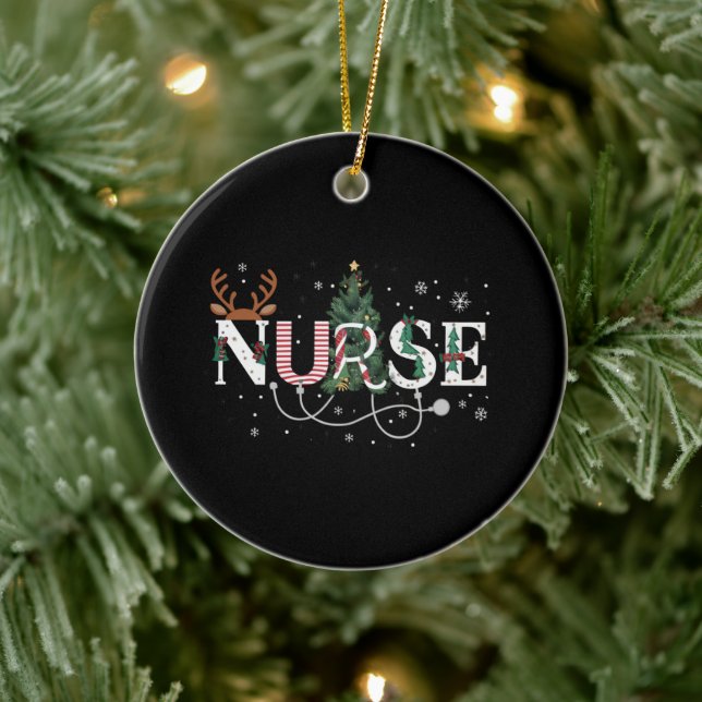 Jultomtens Favorite Nurse Julafton presenterar Hol Julgransprydnad Keramik (Träd)