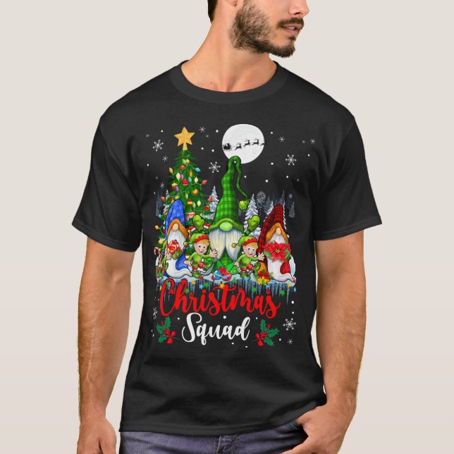 Jultorna Tre Santa Elf Gnomes Julafton Träd L T Shirt (Framsida)