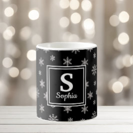 Julvit snöflingor svart monogram kaffemugg