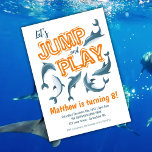 Jump Play Dolphin Park Kids Party Orange Birthday Inbjudningar<br><div class="desc">Anpassa din fantastisk Jump and Play Dolphin Park Trampoline Kids Party Orange Birthday-inbjudan med din namn/ålder och överraska familj och vänner! Om du behöver hjälp,  så känna dig fri att nå ut till oss,  och vi kommer gärna att hjälpa dig.</div>