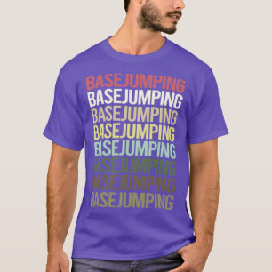 Jumpning av färgfull textbas t shirt