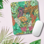 Jungle Cat Watercolor Musmatta<br><div class="desc">Den här musknappen är perfekten för att göra din arbetsyta ljusare med en originalvattenfärg av en regnskogardjungel av exotiska växter och en kamoflauged jaguar som tar en mysigt tupplur mellan bladverket. Ett hem- eller kontorsobjekt i roligten för djungeltemamusrum!</div>