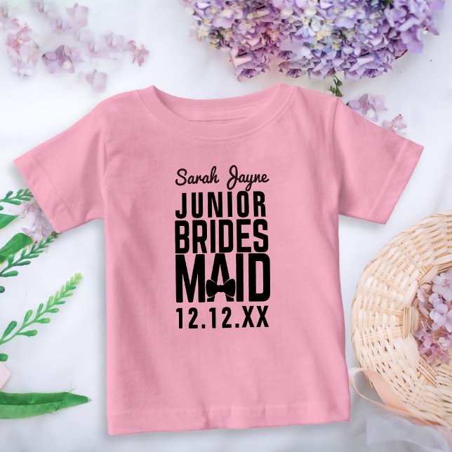 Junior Bridesmaid Brudens sida Custom Name T-Shirt (A cute junior bridesmaid bridal party shirt with space for their name and your wedding date)