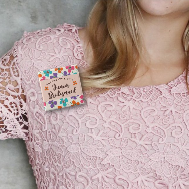 JUNIOR BRIDESMAID Roligt Daisys Pop Bröllop Namn b Knapp (JUNIOR BRIDESMAID Fun Daisies Pop Wedding Rehearsal Name Tag Pinback Button @ fat_fa_tin)
