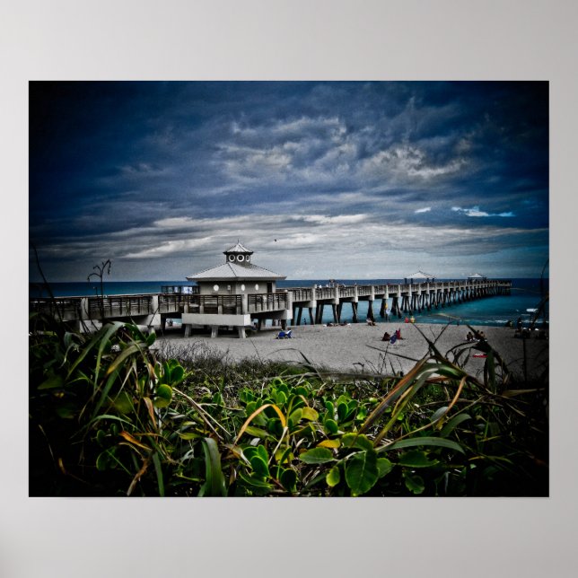 Juno Beach Pier Poster (Framsidan)