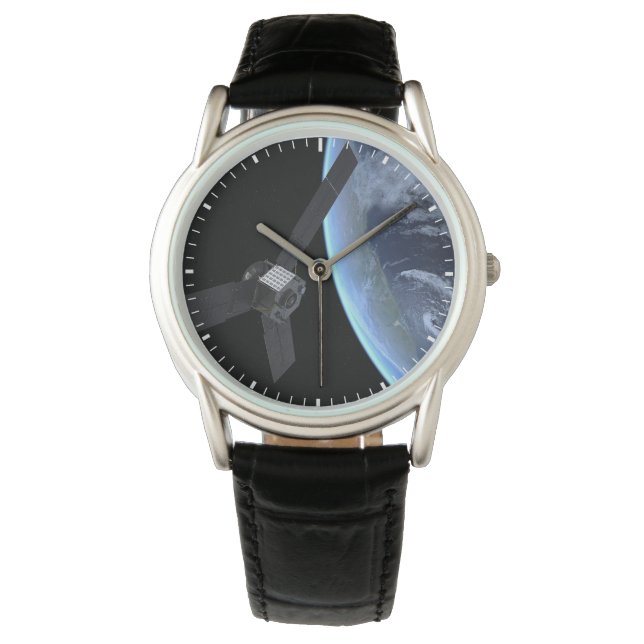 Juno-rymdfarkosten under dess jordflytning armbandsur (Framsida)