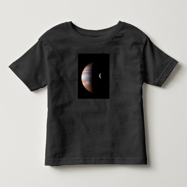 Jupiter Gas Giant Planet & Io Galilean Måne T Shirt (Framsida)