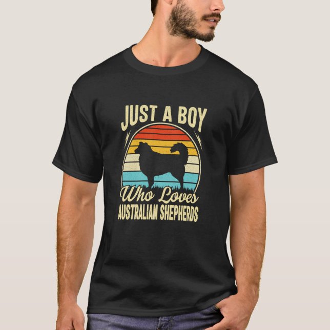 Just A Boy Who Loves Australian Shepherds Kids Boy T Shirt (Framsida)