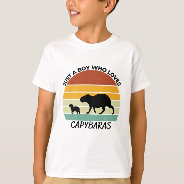 Just a boy who loves capybaras t shirt (Framsida)