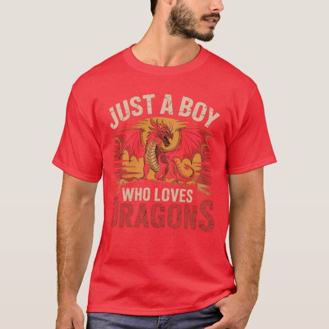 Just a Boy Who Loves Dragons Cool Medieval Dragon  T Shirt (Framsida)