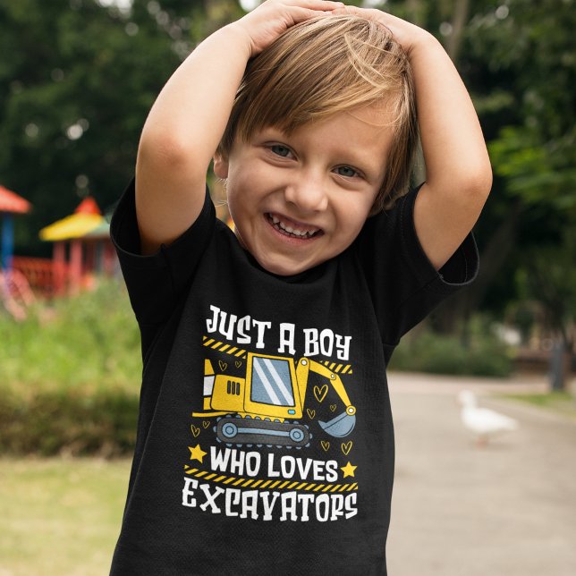 Just a Boy Who Loves Excavators –Kids Construction T Shirt (Skapare uppladdad)
