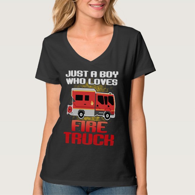 Just A Boy Who Loves Fire Trucks Fireman Toddlers T Shirt (Framsida)