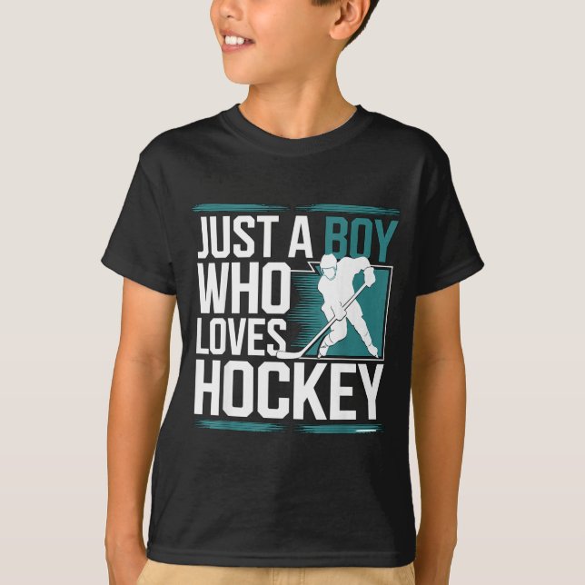 Just A Boy Who Loves Hockey  T Shirt (Framsida)
