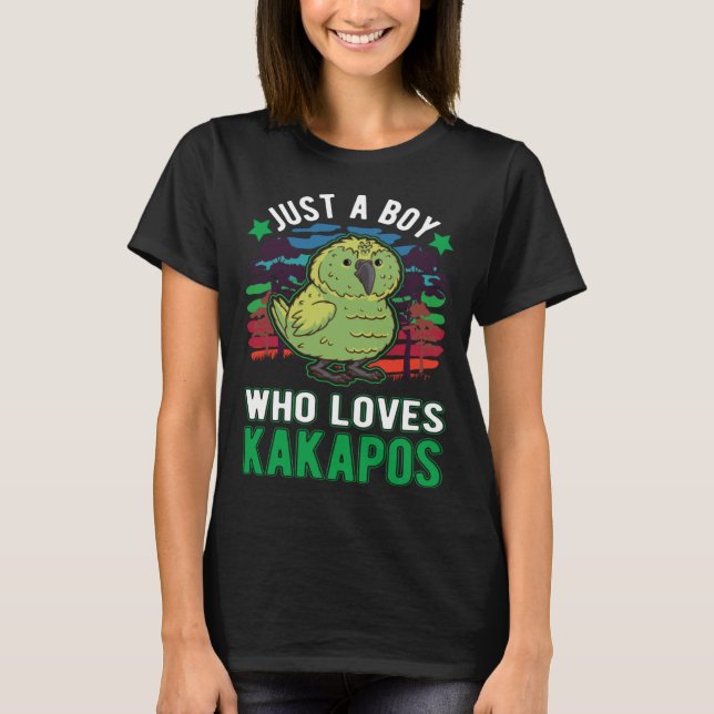 Just a boy who loves Kakapos New Zealand Parrot Ka T Shirt (Framsida)