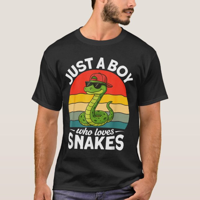 Just A Boy Who Loves Snakes Funny Snake Reptile Ki T Shirt (Framsida)