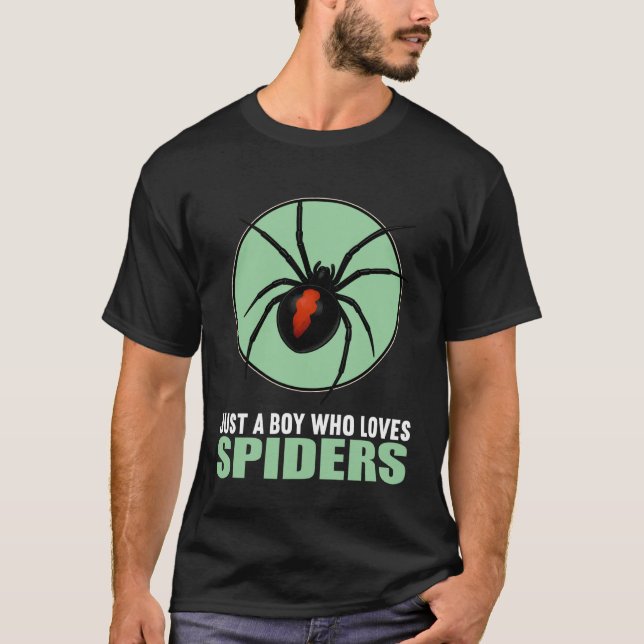 Just a Boy who Loves Spiders Spider T Shirt (Framsida)