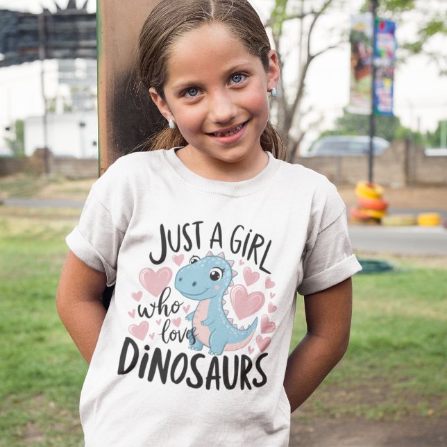 Just a Girl who Loves Dinosaurs - Cute Dino Lover  T Shirt (Skapare uppladdad)