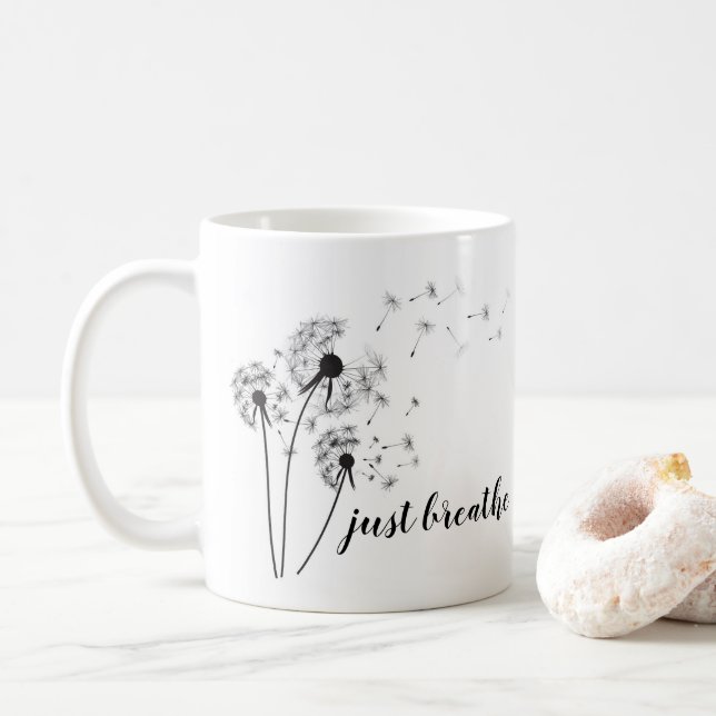 JUST BREATHE inspirational Quote Modern Dandelion Kaffemugg (Med munk)