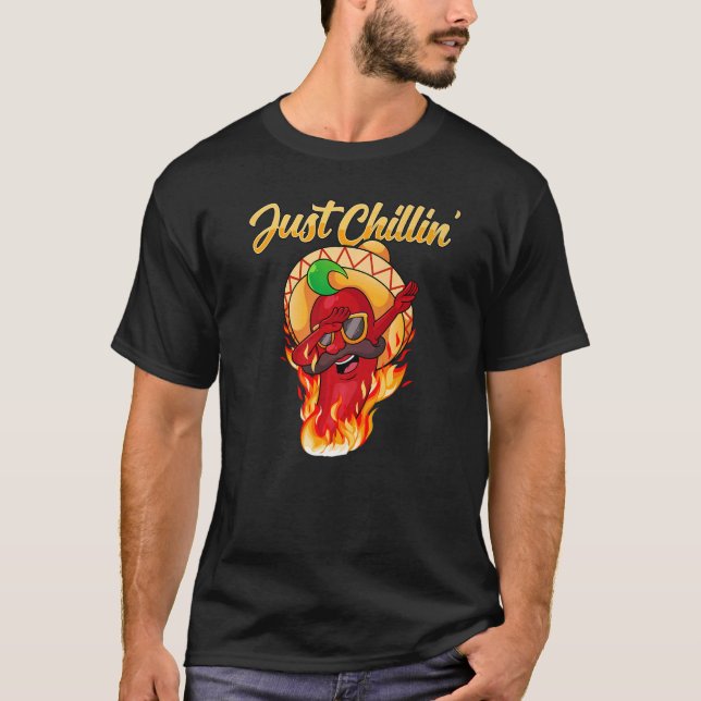 Just Chillin Dabbing Chili Pepper  Hot Spice Food T Shirt (Framsida)