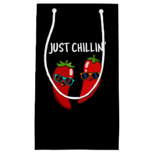 Just Chillin Funny Chili Peppers Pun Mörk BG
