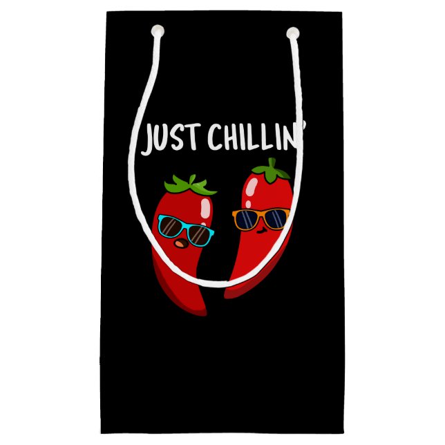 Just Chillin Funny Chili Peppers Pun Mörk BG (Framsidan)