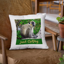 "Just Chilling" Grönt Monkey Print Dekorativ kudde