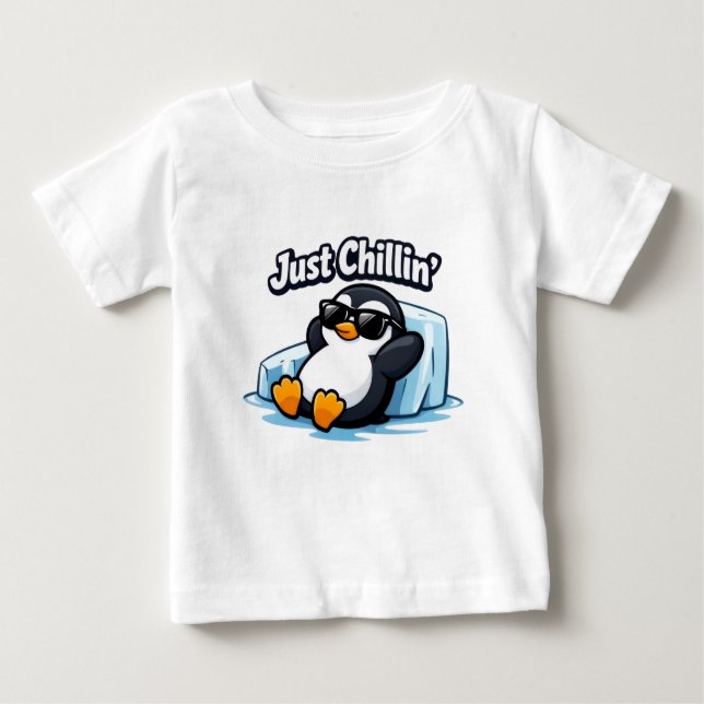 JUST CHILLING PINGUIN Throw Pillow T Shirt (Framsida)