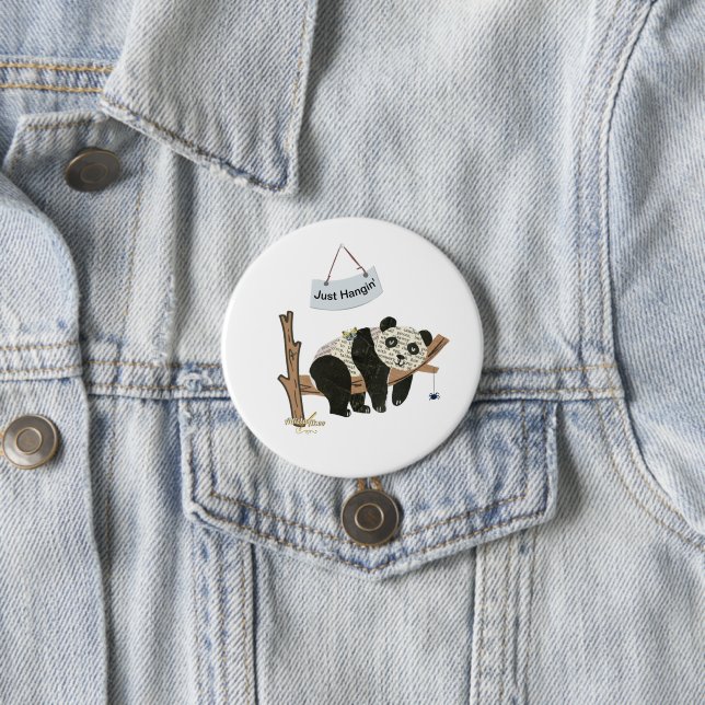 Just Hangin'Button av Adiela Akoo Knapp (In Situ)