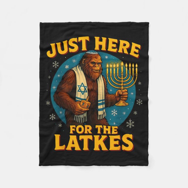 Just Here For The Latkes Funny Hanukkah Bigfoot  Fleecefilt (Framsidan)