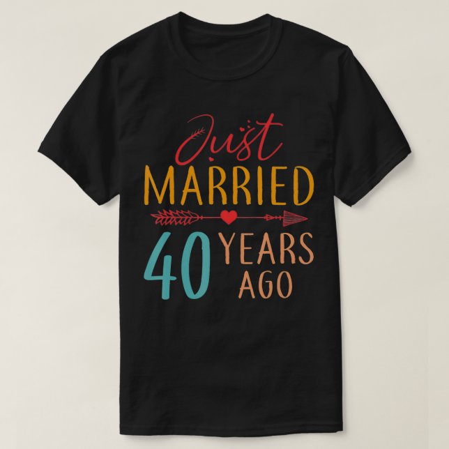 Just Married 40 Years Ago Retro Couple 40th Annive T Shirt (Design framsida)