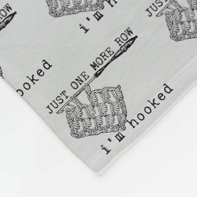 Just One More Row I'm Hooked Crochet Hook and Yarn Fleecefilt (Hörn)