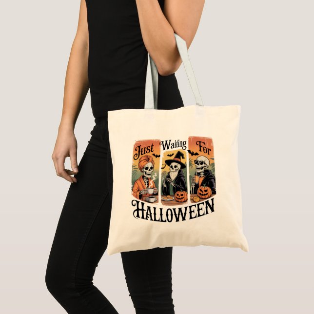 Just Waiting for Halloween – Funny Spooky Season Tygkasse (Framsida (produkt))