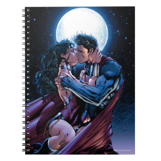 Justice League #12  Woman & Superman Kiss Anteckningsbok (Framsidan)