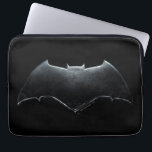 Justice League | Metallisk Batman-symbol Laptop Sleeve<br><div class="desc">Det här är Batmans utslitna metalliska fladdermus-symbol från Justice League-filmen.</div>