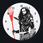 Justitieförbundet| Vattenmansdammsugare Stor Klocka<br><div class="desc">Kolla in den här svarta och vita silhuetten från Justice League's Aquaman som han står med sin trident. Den här noir stil-grafiken accentueras med sin tridentala färgad i ljust rött.</div>
