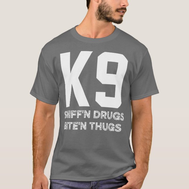 K9 Hund Handler Malinois German Sheperd K9 T Shirt (Framsida)