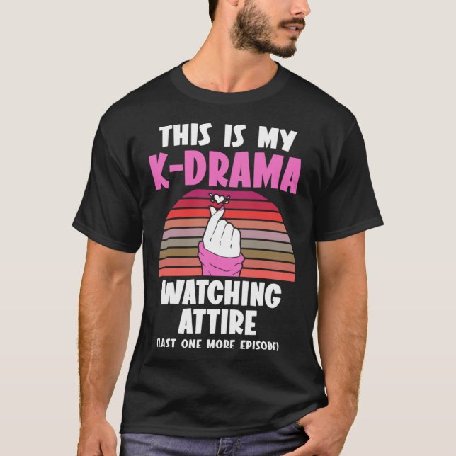 K Drama Watching Oppa Finger One More Episode T Shirt (Framsida)