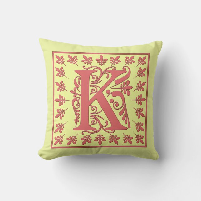 K INITIAL PILLOW - Rosa K på GULTENS bakgrund Kudde (Framsida)