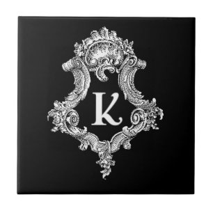K Monogram första gången Kakelplatta