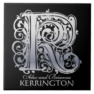 K Monogram "Silver Snöre on Black" med Namn Tile Kakelplatta