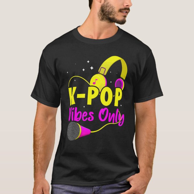 K Pop Vibes Endast asiatisk T Shirt (Framsida)