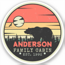 Kabinfamiljen Namn Retro Gräs Träd Bear Souvenir