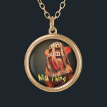 Kachina Doll Ansikte Photo Vild Sak Typography Guldpläterat Halsband<br><div class="desc">Vem kan motstå ett ansikte som detta? Koppla med ditt inre vilda barn när du bäror detta söta, färgstarka lilla tecken, fotograferande häftklack. Detta halsband finns i små, medelstora och stora storlekar, såväl som i kvadratiska och cirkelformade former. Du kan beställa detta halsband i ditt val av sterling silver, silver...</div>