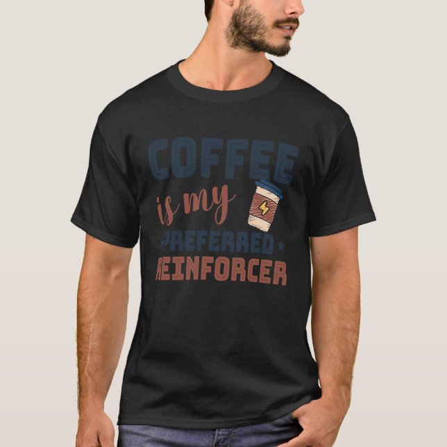 Kaffe är min föredragna förstärkare t shirt (Framsida)