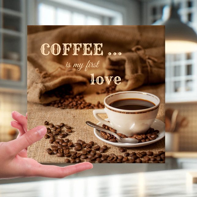 Kaffe är min första Kärlek-kök Kakelplatta (A retro rustic design tile featuring a coffee on burlap with coffee beans - kitchen - café)