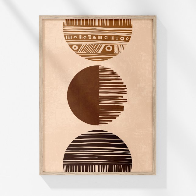 Kaffe Brun Beige Abstrakt Boho Väggkonst Affisch (Boho Neutral Abstract Tribal Sun and Moon Wall Art in a wooden frame on a sunny white wall.)